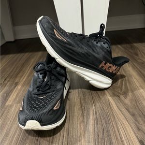 Hoka Running Shoes (Clifton 9)